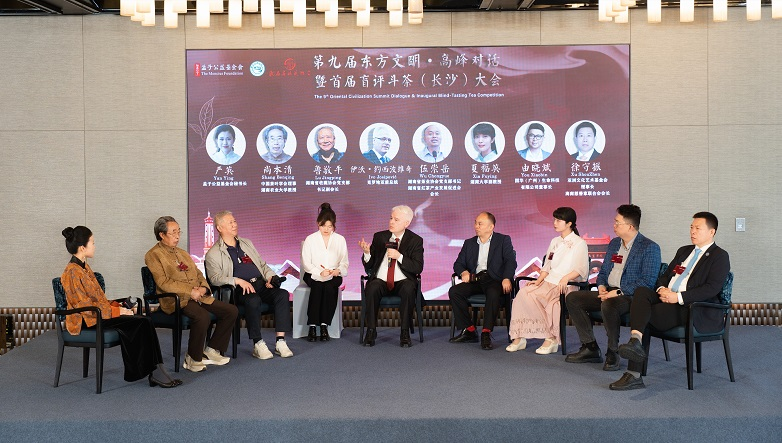 演讲局成员克罗地亚前总统伊沃·约西波维奇出席第九届“东方文明·高峰对话”